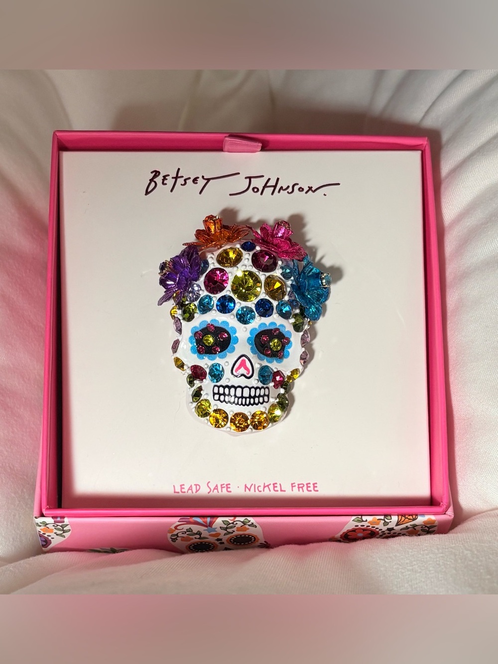Betsey Johnson Multicolor Sugar Skull Day Of The Dead Brooch NWT - Picture 2 of 4